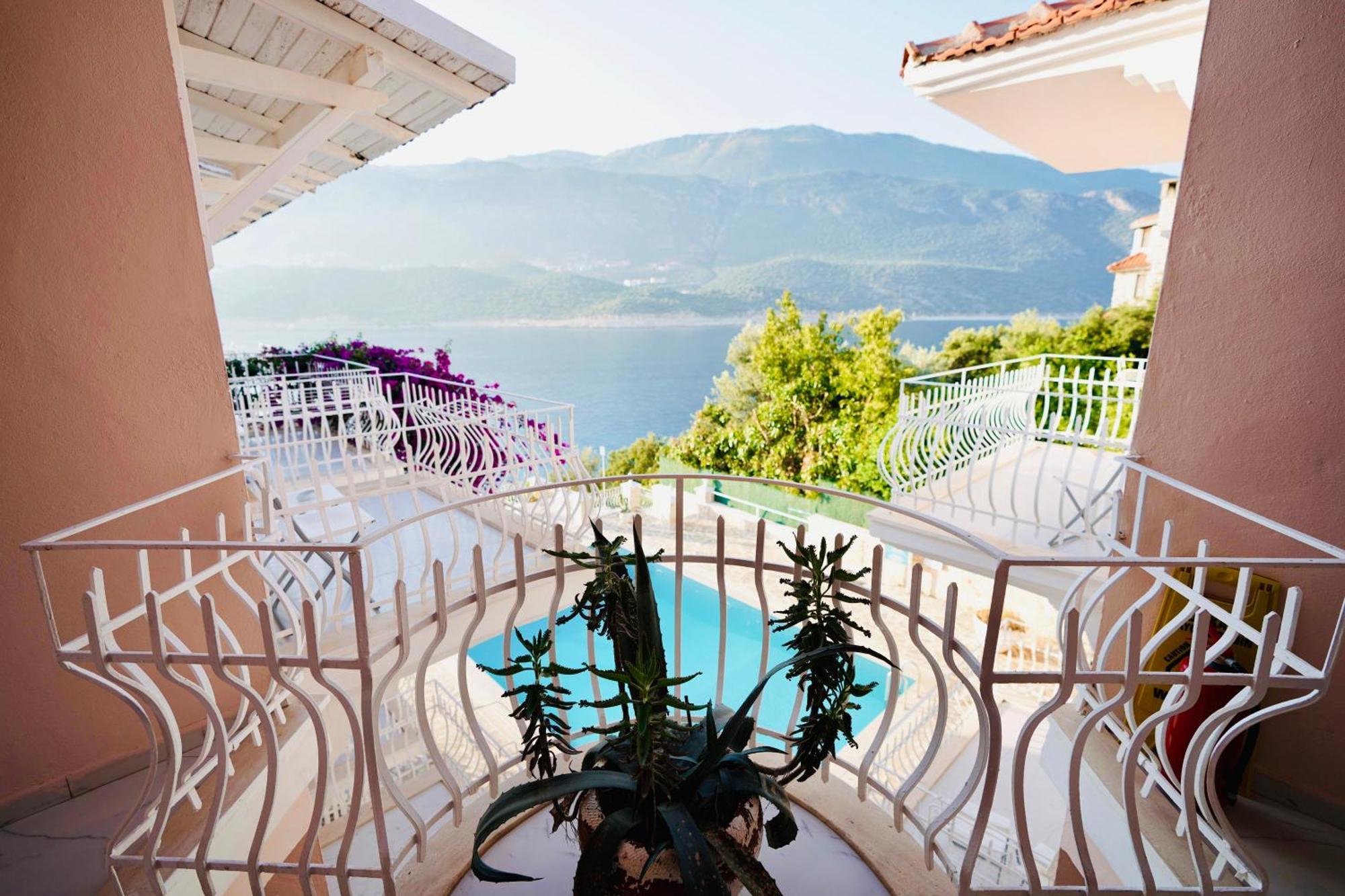 Club Capa Hotel Kas Exterior photo